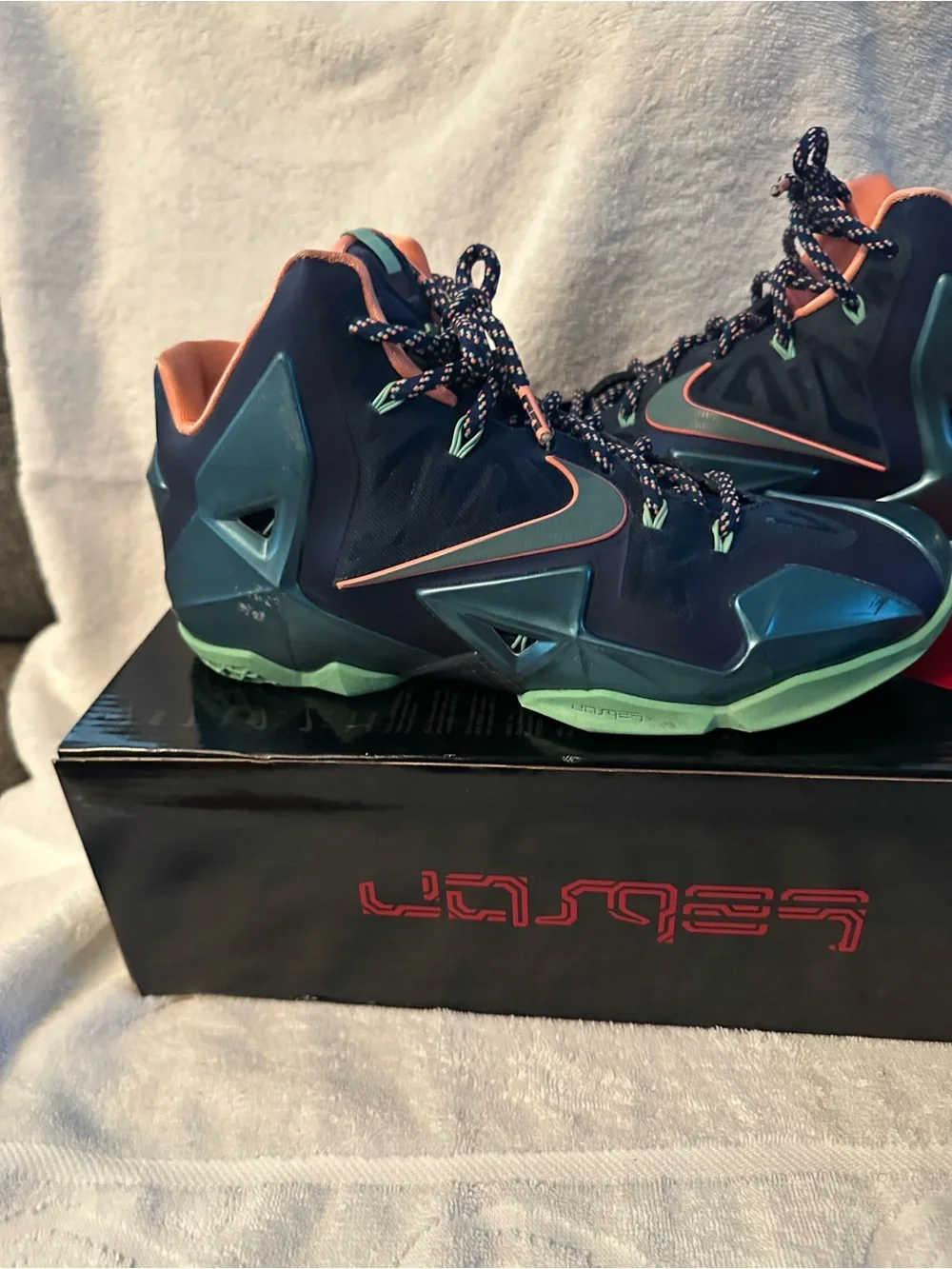 Vintage LeBron 11 Low — Navy, Teal & Coral
